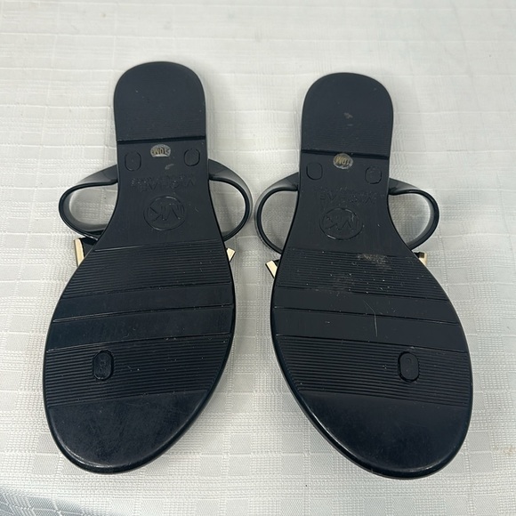 Michael Kors Kayden Jelly Bow Tie Thong Sandals in Black. Size 10. - Picture 6 of 9